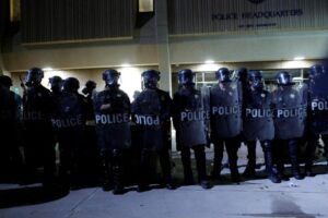 Phoenix police violated civil rights, used illegal excessive force, DOJ finds – USA Today