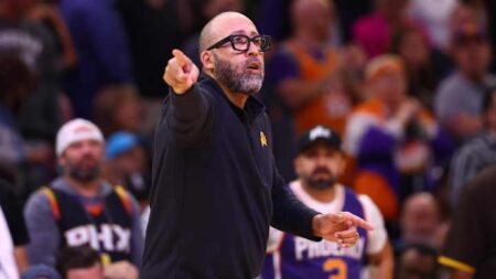 Insider: Veteran Coach May Stay With Suns – Sports Illustrated