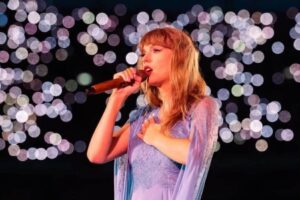 Debate day in Arizona: Taylor Swift endorses Harris minutes after event ends – The Arizona Republic