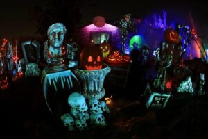 Best Halloween haunted houses in Phoenix: Fear Farm, 13th Floor and more – The Arizona Republic