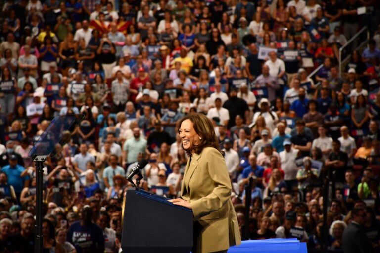 Harris holds campaign rally in Phoenix as early voting gets underway in Arizona – PBS