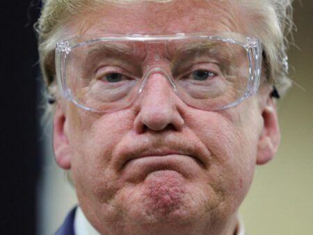 Trump Gives Phoenix Mask Factory Visit a Campaign Feel (Published 2020) – The New York Times