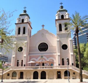 2 Phoenix churches featured in podcast about resurgence of Christian nationalism in U.S. politics – KJZZ