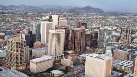 Phoenix office market vacancy outperforms other Western US cities, report finds – The Business Journals