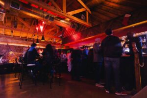 Downtown Phoenix dive bar named 1 of best in US. Here’s why locals love it – The Arizona Republic