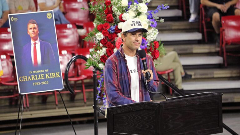 Thousands attend Charlie Kirk vigil at ASU: 9 photos – Phoenix New Times
