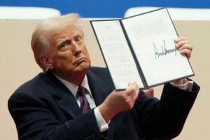 Trump vows to remove ‘transgender insanity’ and critical race theory from US schools – KBOI