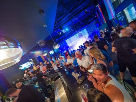 This Phoenix spot is one of the best gay bars in the US — even though it’s not a gay bar – The Arizona Republic
