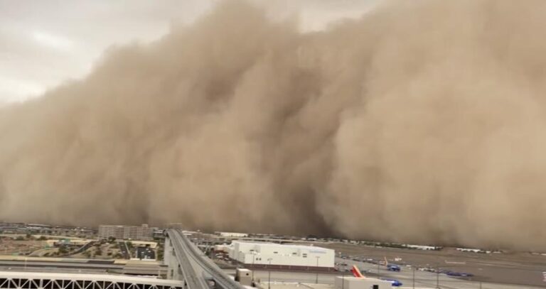 Haboob dust storm engulfs Phoenix, causing mass power outages and airport delays – Yahoo