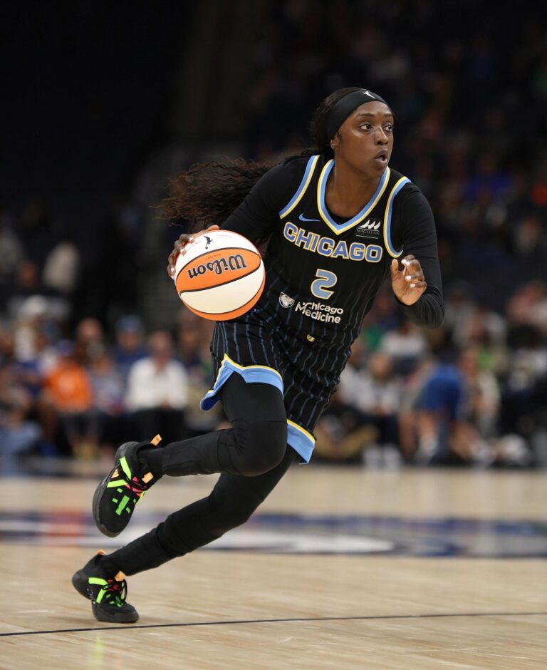 Mercury’s Copper shows appreciation to teammates before WNBA Finals – Burn City Sports