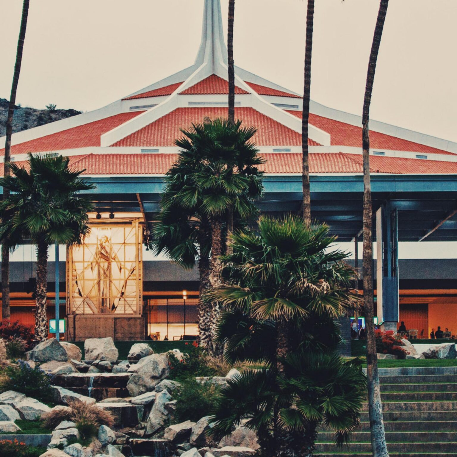 ‘Unleashed the dragon’: Phoenix’s Dream City Church holds service after Charlie Kirk death – The Arizona Republic