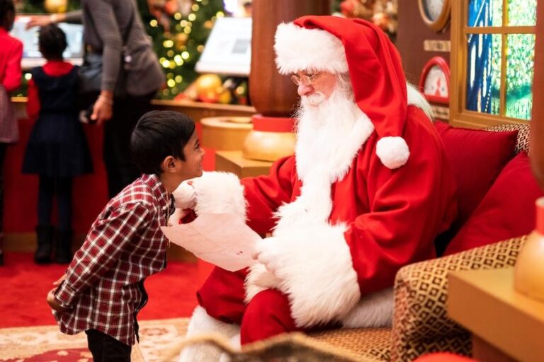 19 Magical Places to Meet Santa in Phoenix This Holiday Season Pictures with Santa: 19 malls, stores and events to see Santa in Phoenix – azcentral.com and The Arizona Republic