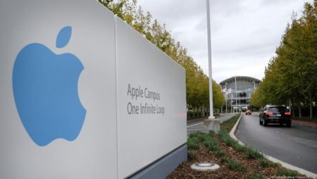 Phoenix ‘a strong contender’ for new Apple campus as company brings billions back to U.S. – The Business Journals
