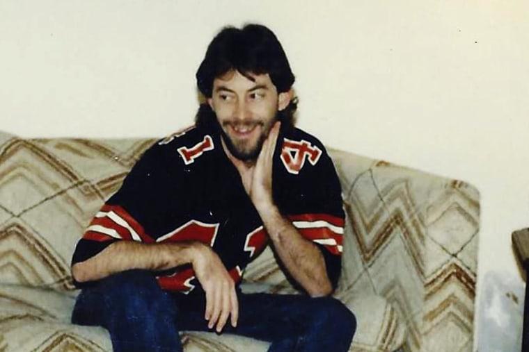 Arizona Carries Out Execution of Man Convicted in 1993 Phoenix Family Quadruple Murder Arizona executes man convicted of killing a Phoenix family of 4 in 1993 murders – CBS News